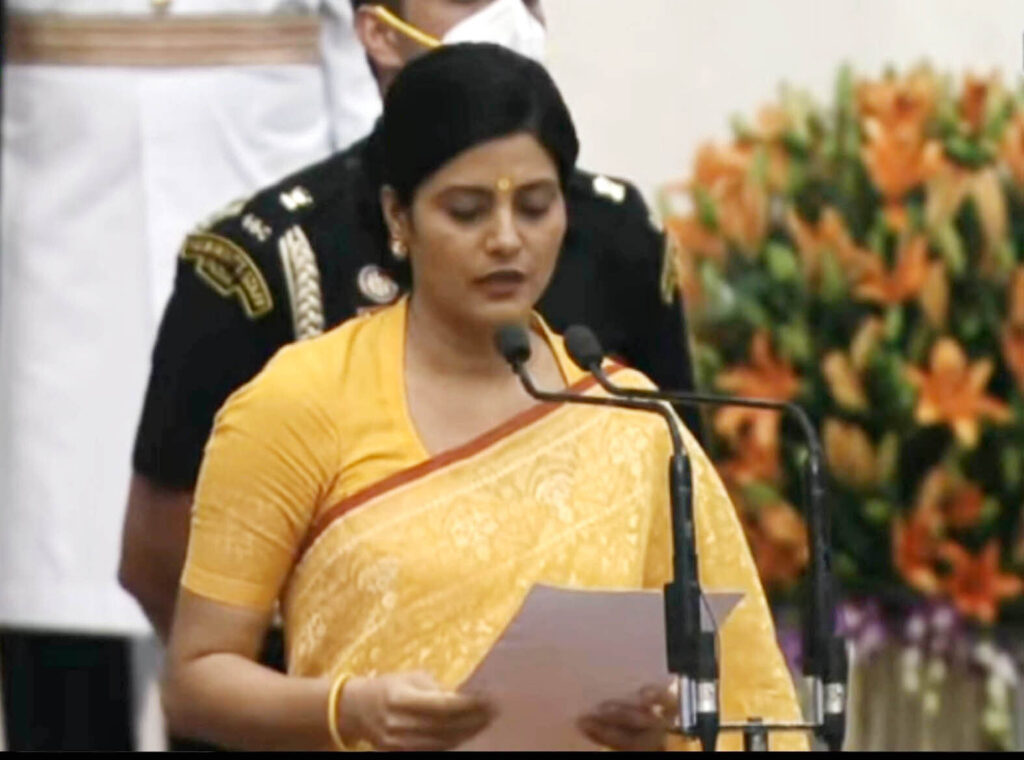 Anu priya patel taking oath
