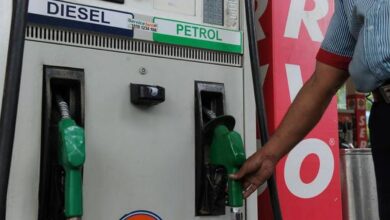 Photo of ان شہروں میں تیل کی قیمتیں بلند ، پریمیم پٹرول 100 روپے سے تجاوز کر گیا