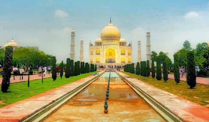 Taj Mahal Shit Down After Bomb Rumor