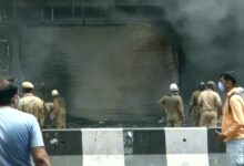 Photo of دہلی: لاجپت نگر کی دکان میں آگ لگ گئی ، فائر بریگیڈ کی 16 گاڑیاں موقع پر موجود