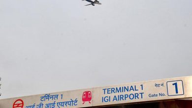 Photo of دہلی ایئرپورٹ کے ٹرمینل1 پرلوگوں کا ہنگامہ