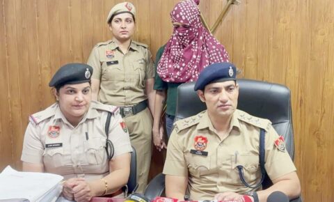50ہزار روپیہ ٹھگنے والی خاتون گرفتار