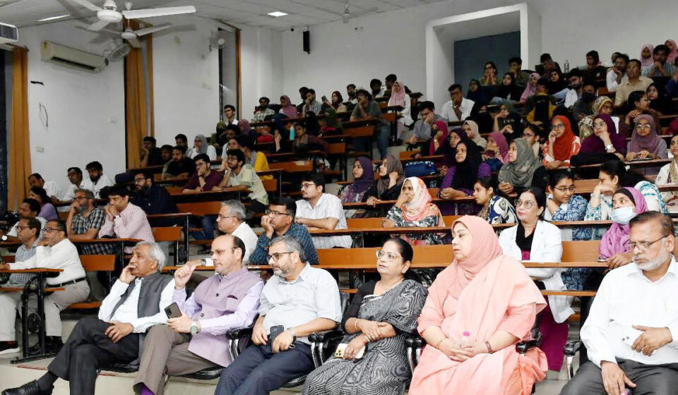 اے ایم یو میں عالمی یومِ دماغی صحت پر بیداری پروگرام منعقد