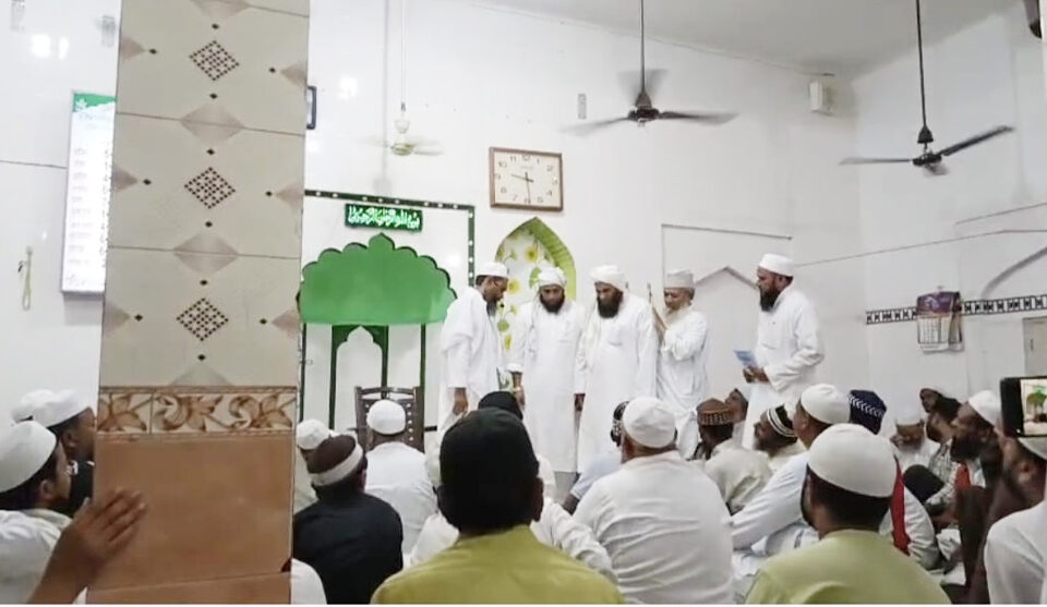 روح پرور مجلس اور دستارِ خلافت،ایک یادگار تقریب منعقد