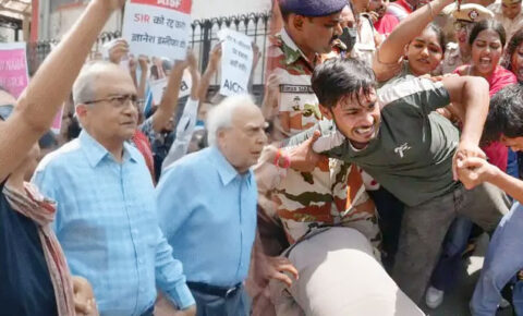 جنتر منتر پر دوسرے دن بھی ایس آئی کے خلاف مظاہرہ جاری،بایاں محاذ نے مانگا گیانیش کمار کا استعفیٰ