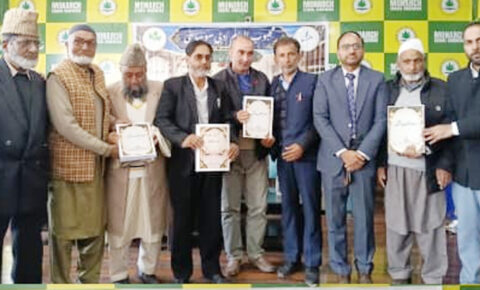 مونارک سکینڈری سکول ہندوراہ میں متزکرہ بالا سوسائٹی کے زیر اہتمام محفل کا انعقاد