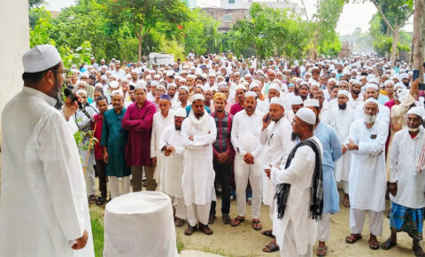 مولانا طفیل احمد قاسمیؒ اپنے آبائی وطن گیاری میں سپردِ خاک،امیرِ شریعت نے پڑھائی نمازِ جنازہ، مدرسہ رحمانیہ میں تعزیتی نشست، علماء و ذمہ داران کا خراجِ عقیدت